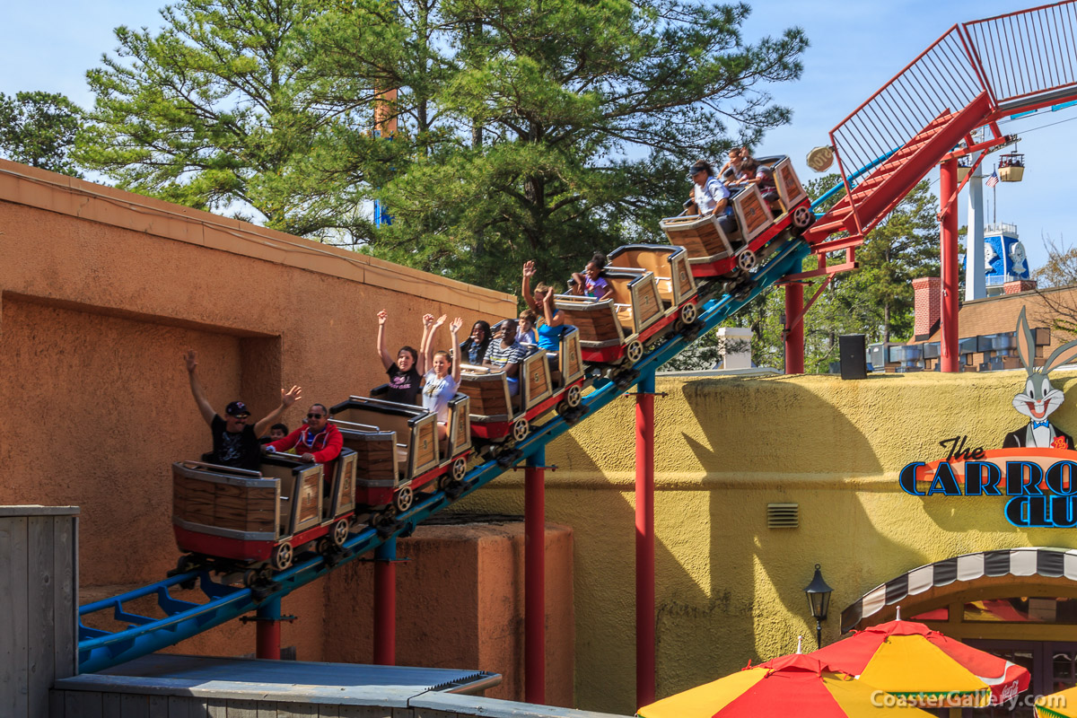 First drop on the Canyon Blaster coaster