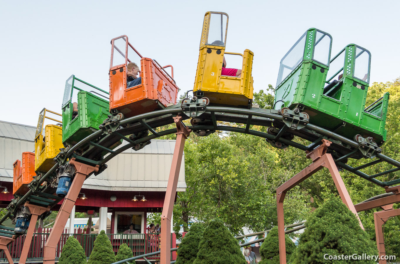 Sideshow Spin roller coaster at Dollywood in Tennessee