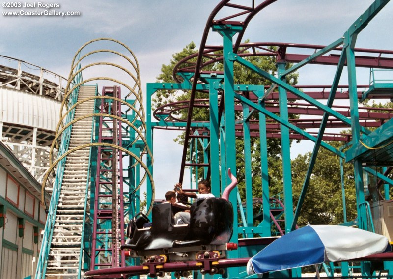Crazy Mouse roller coaster by Zamperla