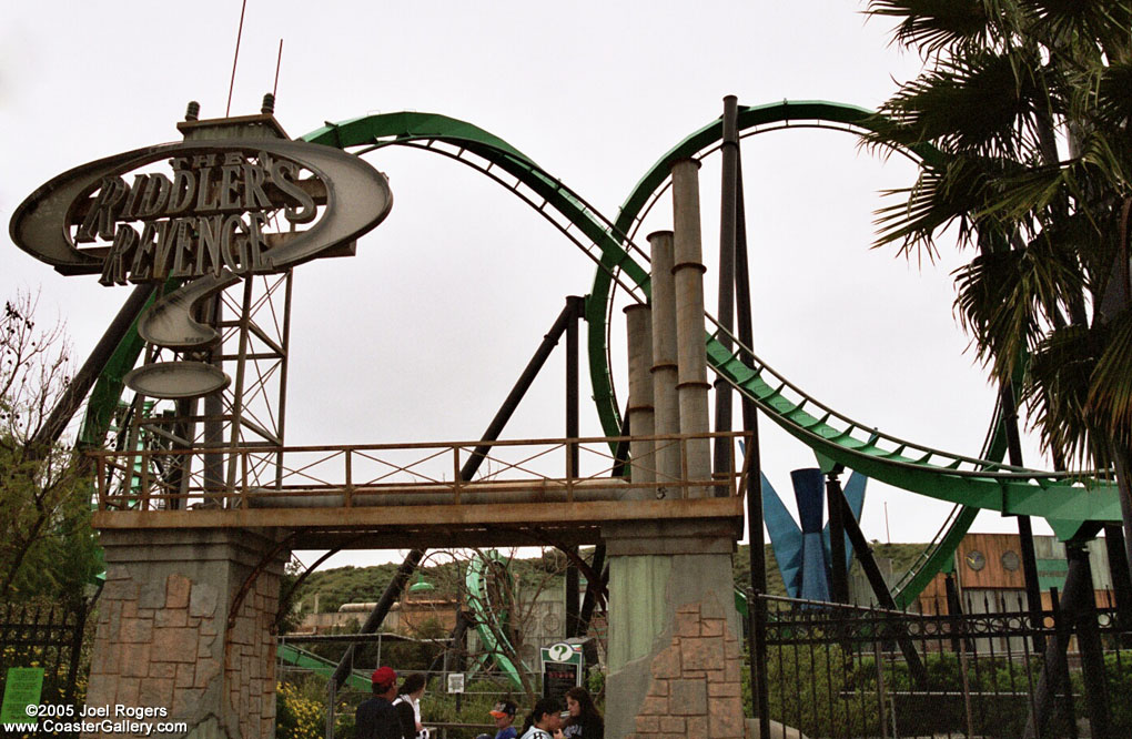 Riddler's Revenge roller coaster