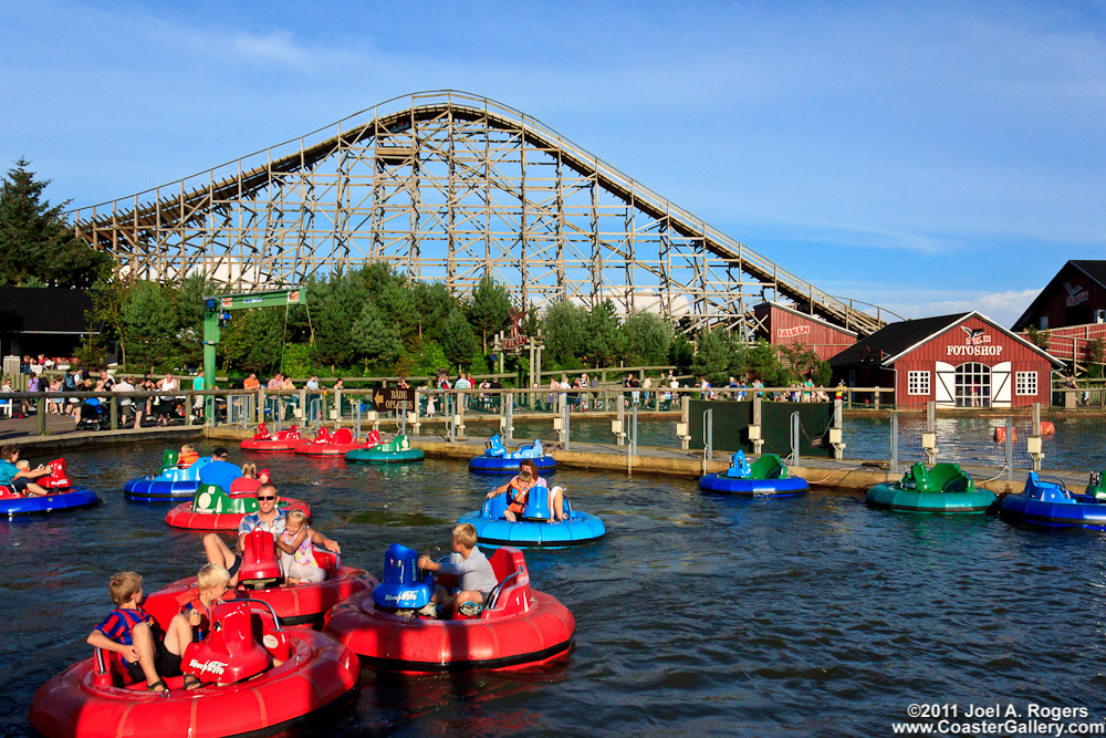 Water rides and boats at Fårup Sommerland - Vandattraktioner og både på Fårup Sommerland