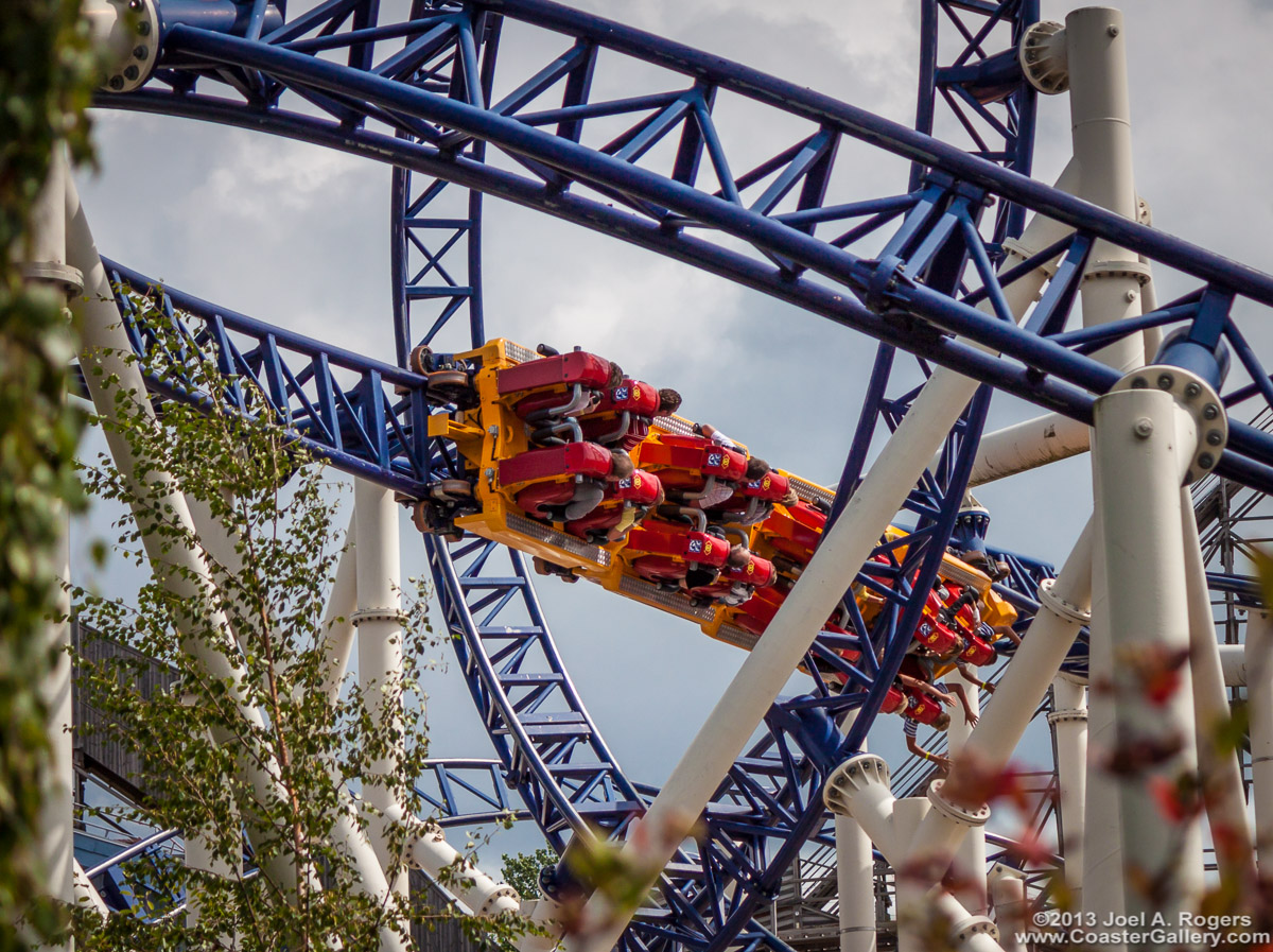 Looping roller coaster - Looping berg-och dalbana