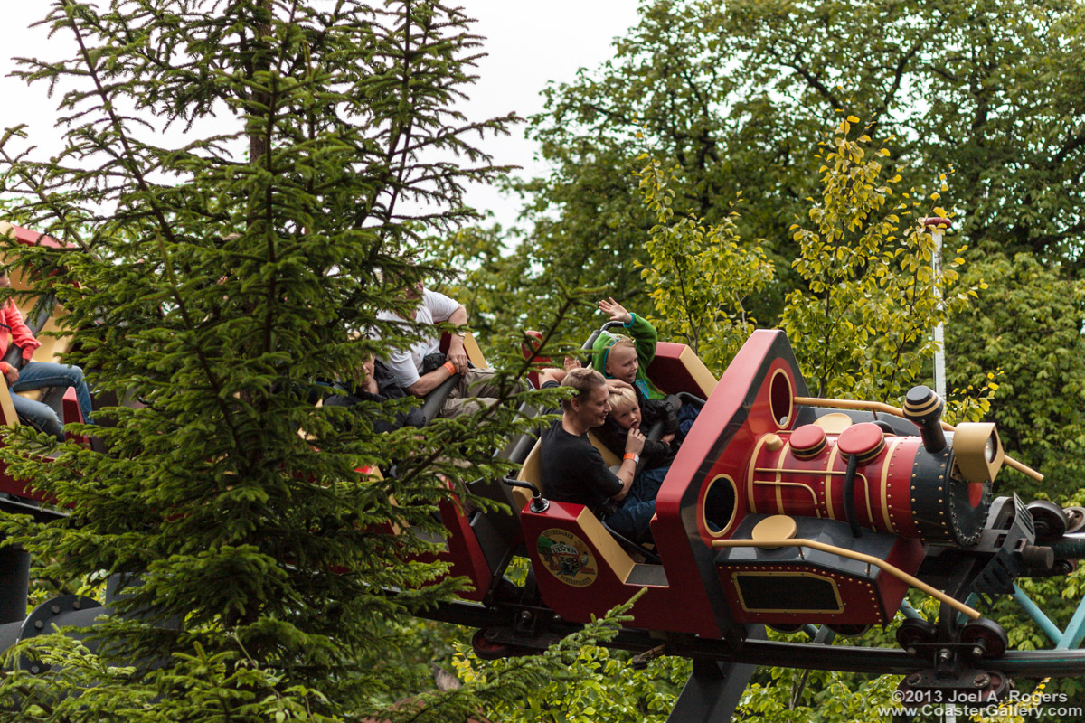 Three people in a row of the Mine Train Ulven - Tre mennesker i en række af minen Train Ulven