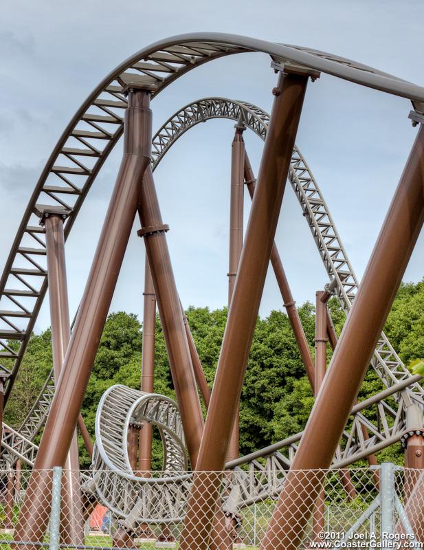 Construction of a modern steel roller coaster