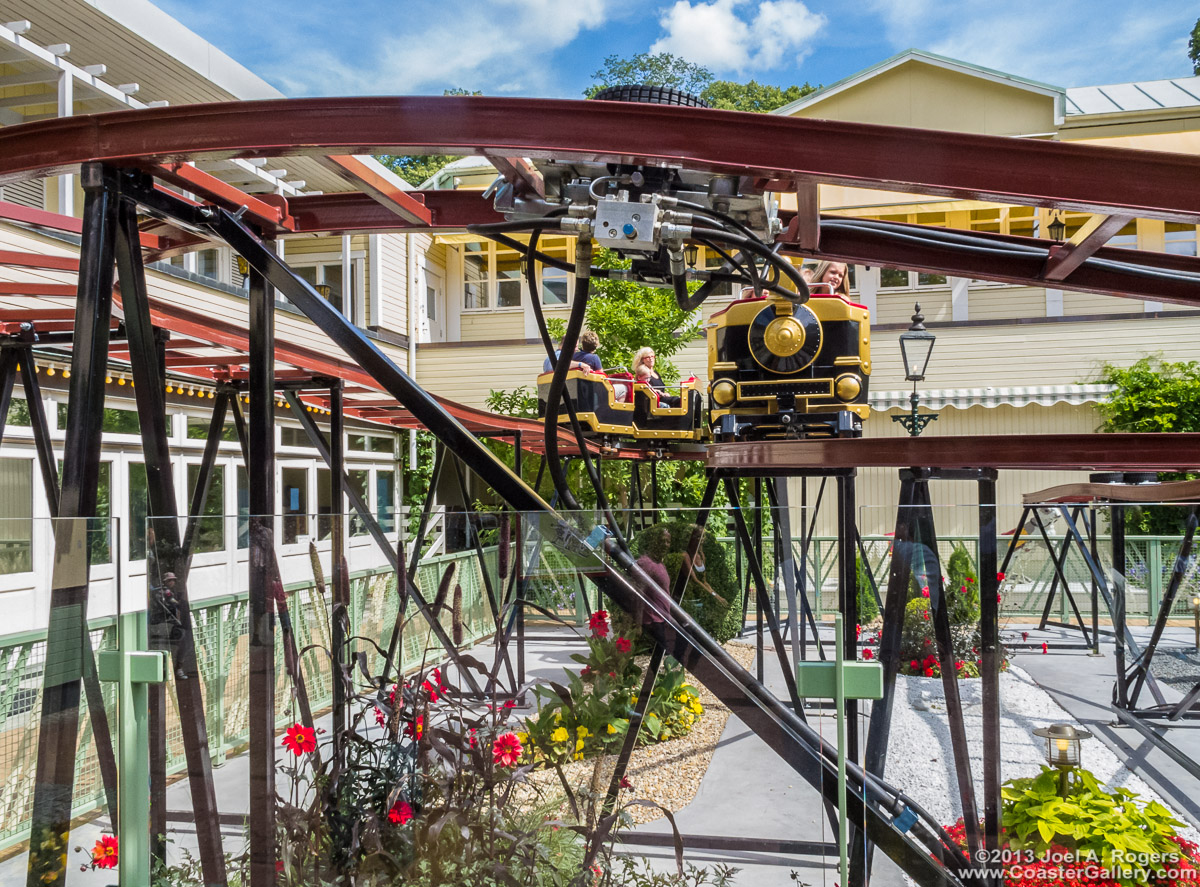 Pictures of the Tuff-Tuff Tårget roller coaster.