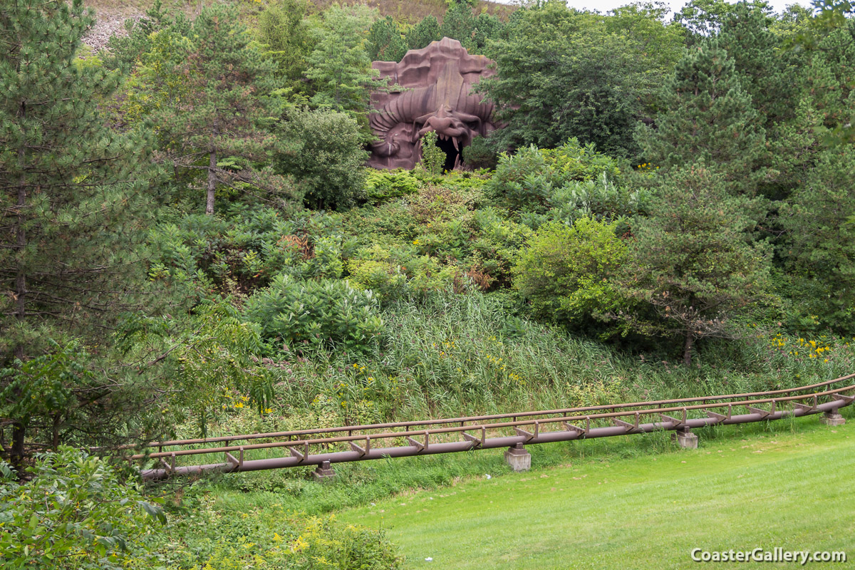 Dragon Mountain's scary Dragon entrance