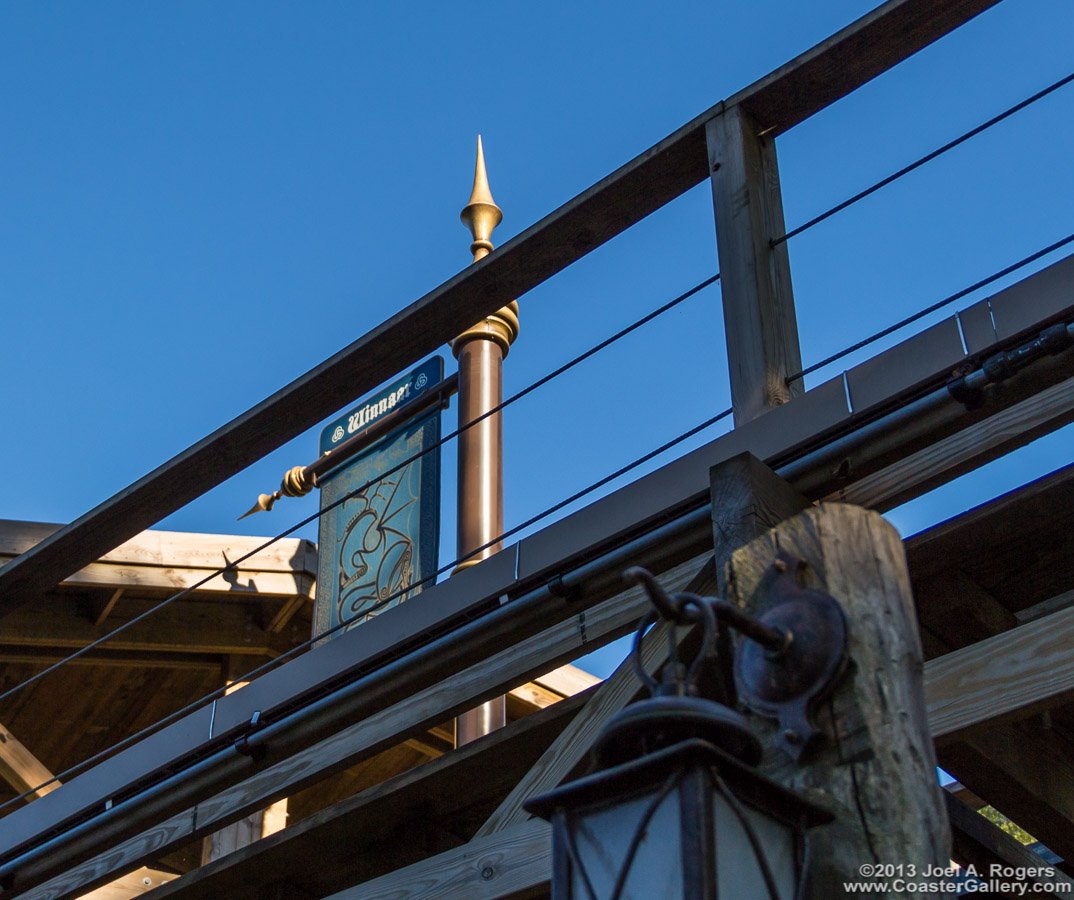 Winnaar vlag op de Joris en de Draak rit - Winner Flag on the Efteling roller coaster