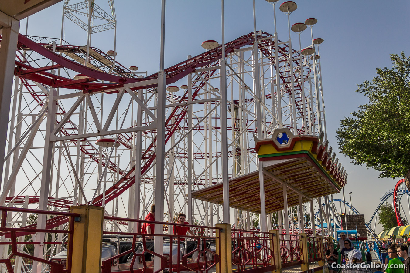 Loading and unloading a roller coaster