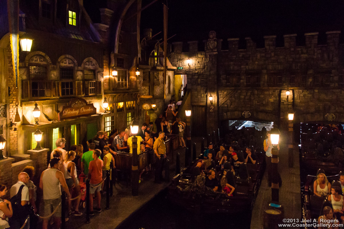 Old-fashioned buildings on the Vliegende Hollander water coaster