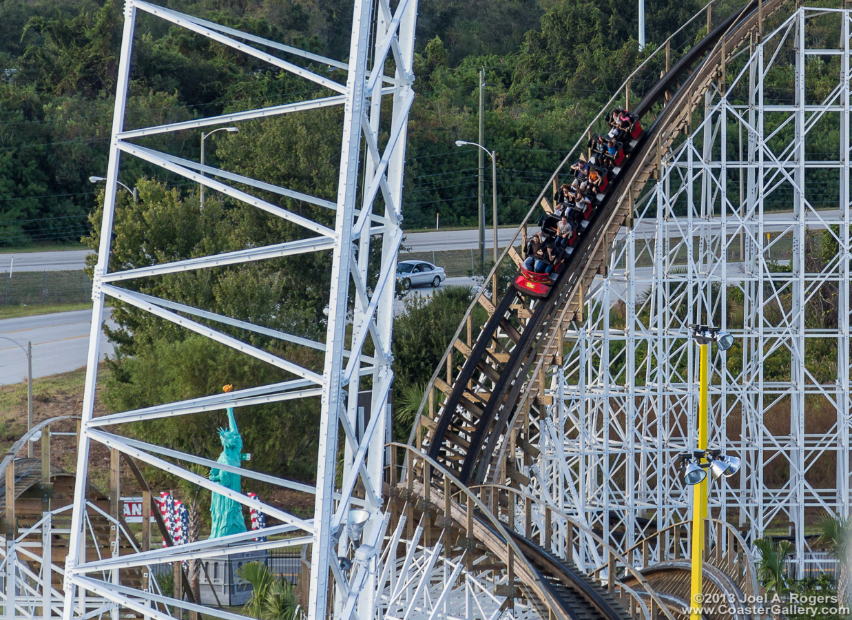 Out and back layout on a roller coaster - White Lightning