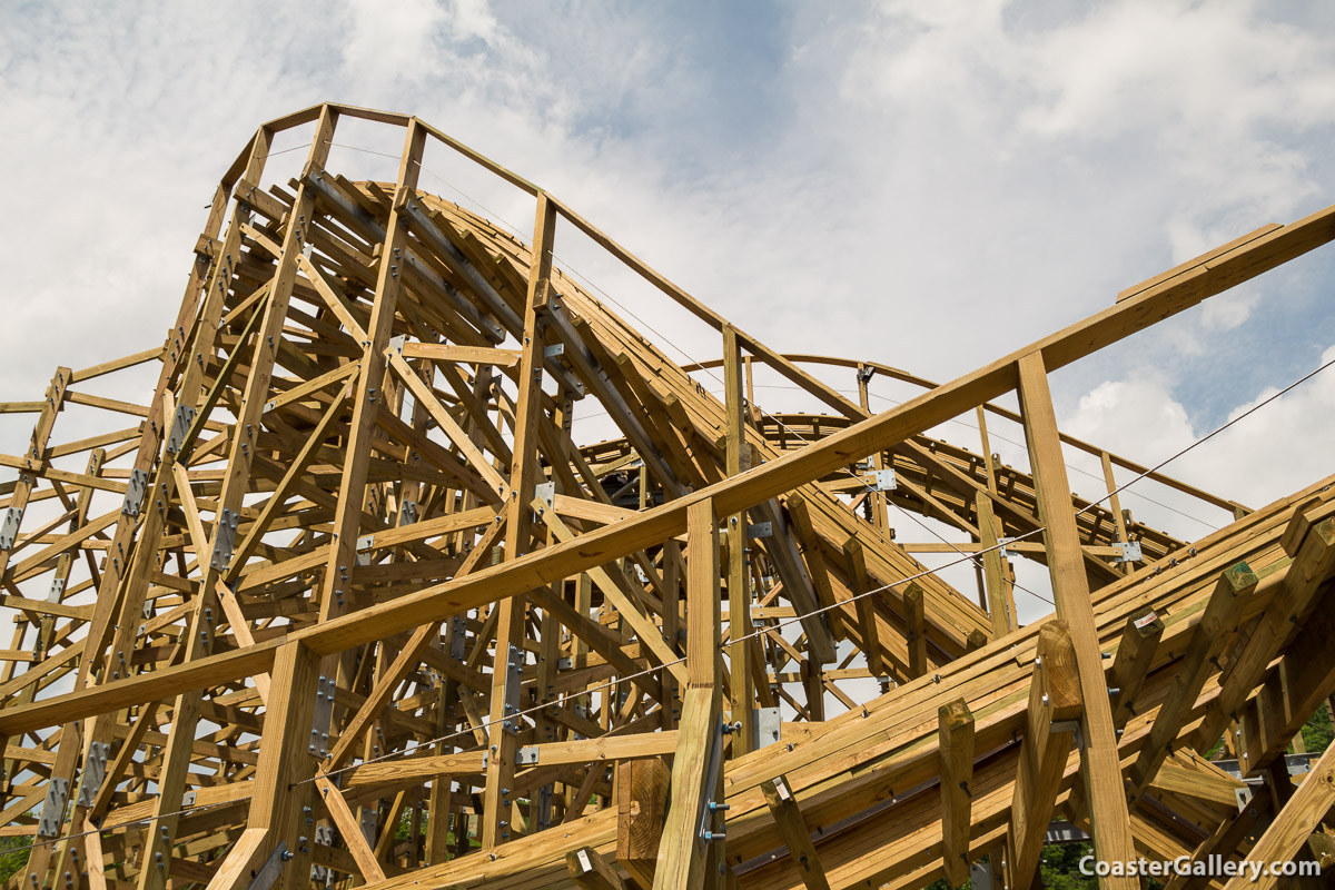 Roar-O-Saurus at Story Land