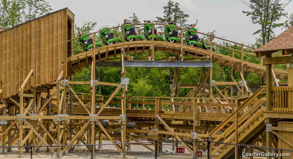 Roar-O-Saurus at Story Land