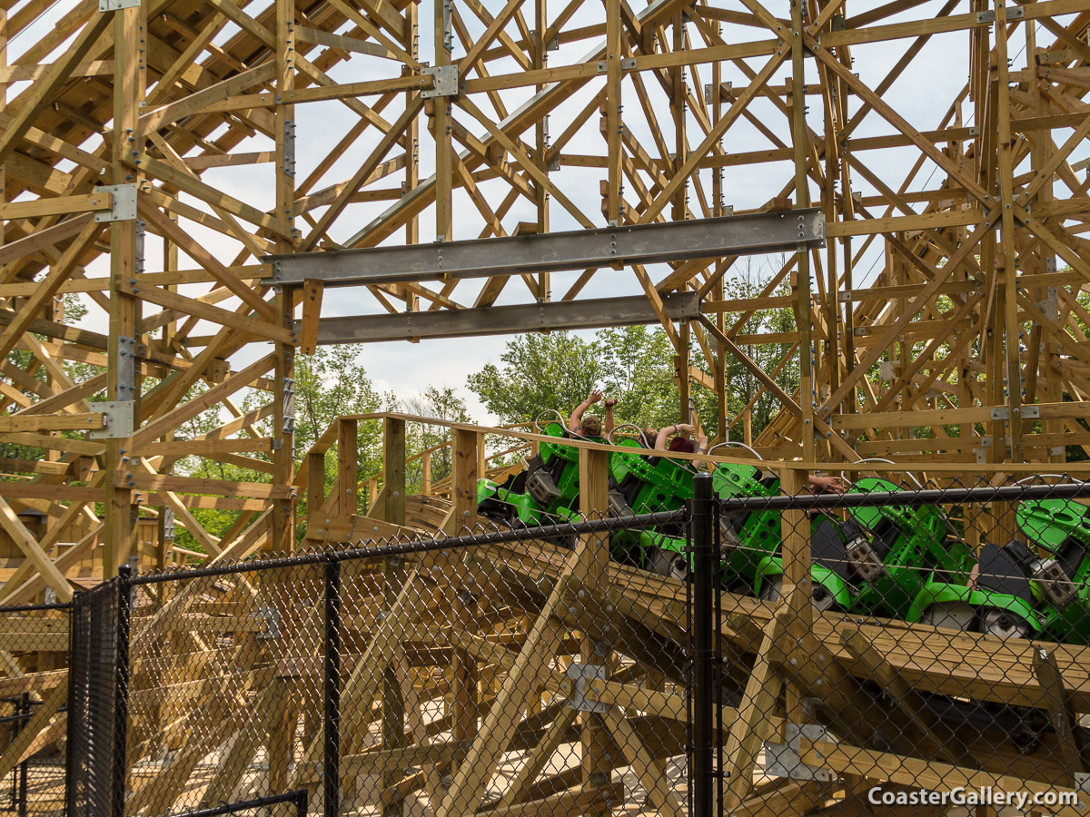 Roar-O-Saurus at Story Land