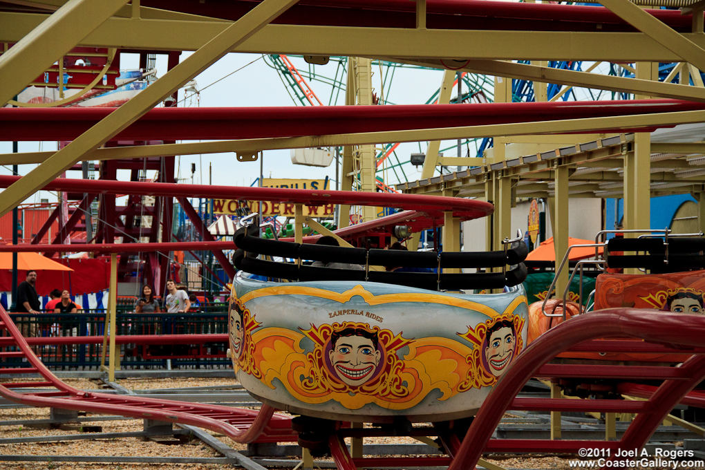 Spinning roller coaster built by Zamperla Rides