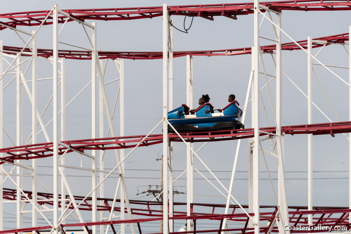 Pictures of the Big Ohhhh! coaster cars