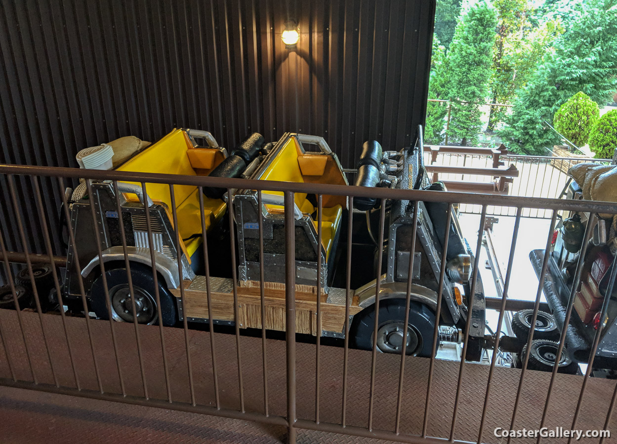 Cars that look like off-road vehicles. Adventure Drive roller coaster at Suzuka Circuit