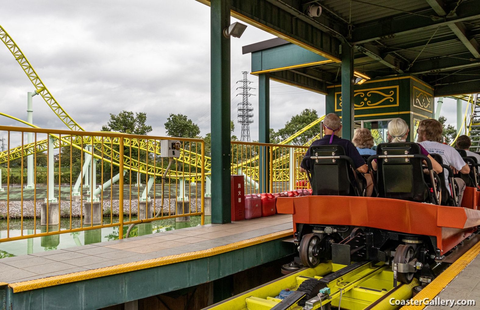 Station on the Kawasemi roller coaster at the Tobu Zoo in Japan