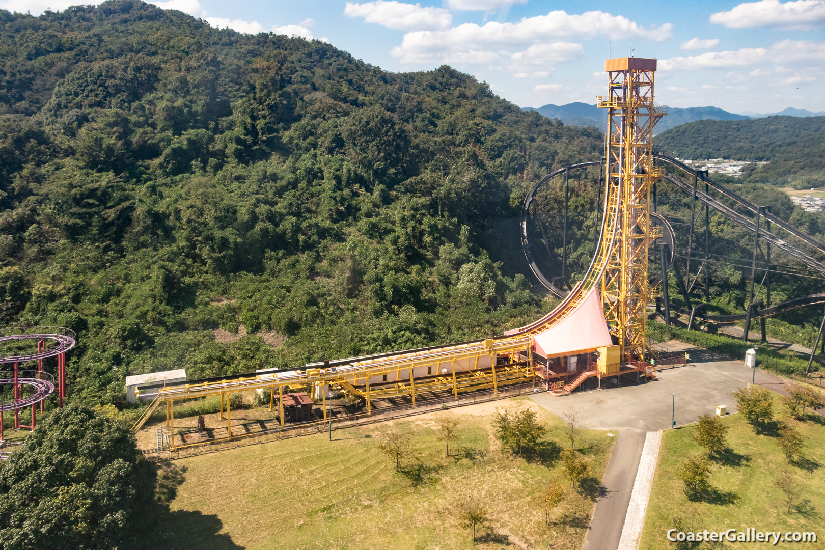 Intamin Free Fall drop tower ride in Himeji Central Park