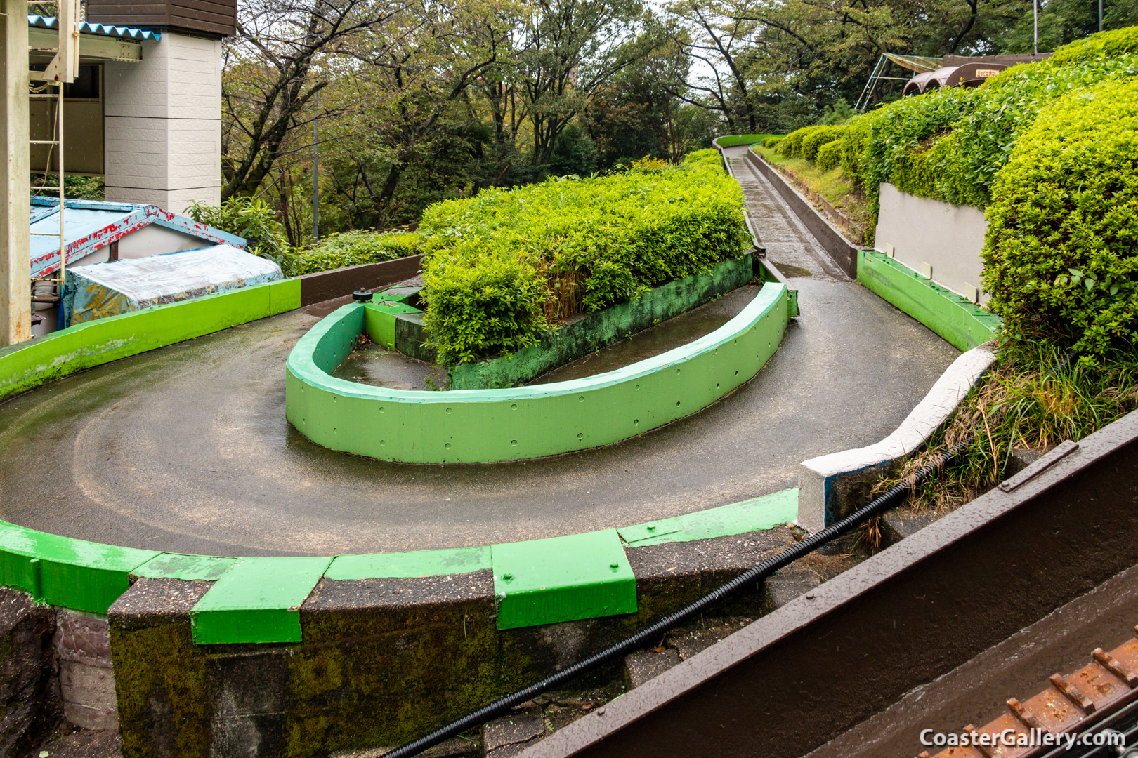 Slope Shooter roller coaster at the Higashiyama Zoo and Botanical Gardens