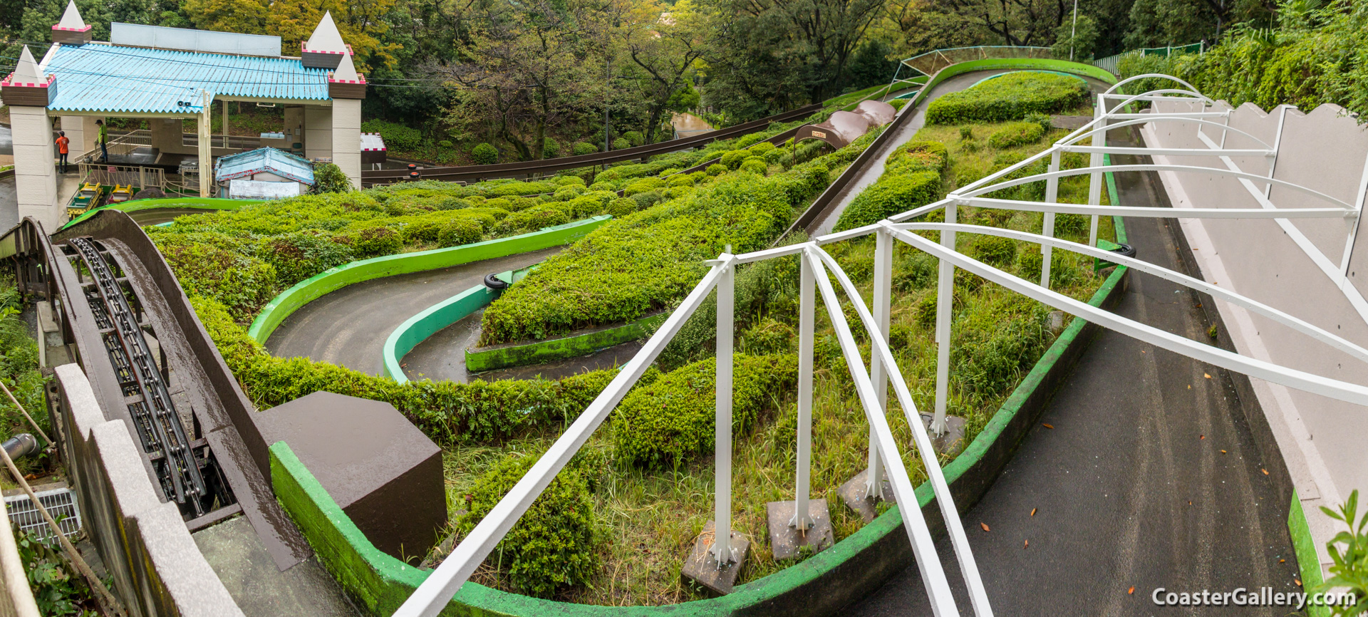 Slope Shooter roller coaster at the Higashiyama Zoo and Botanical Gardens