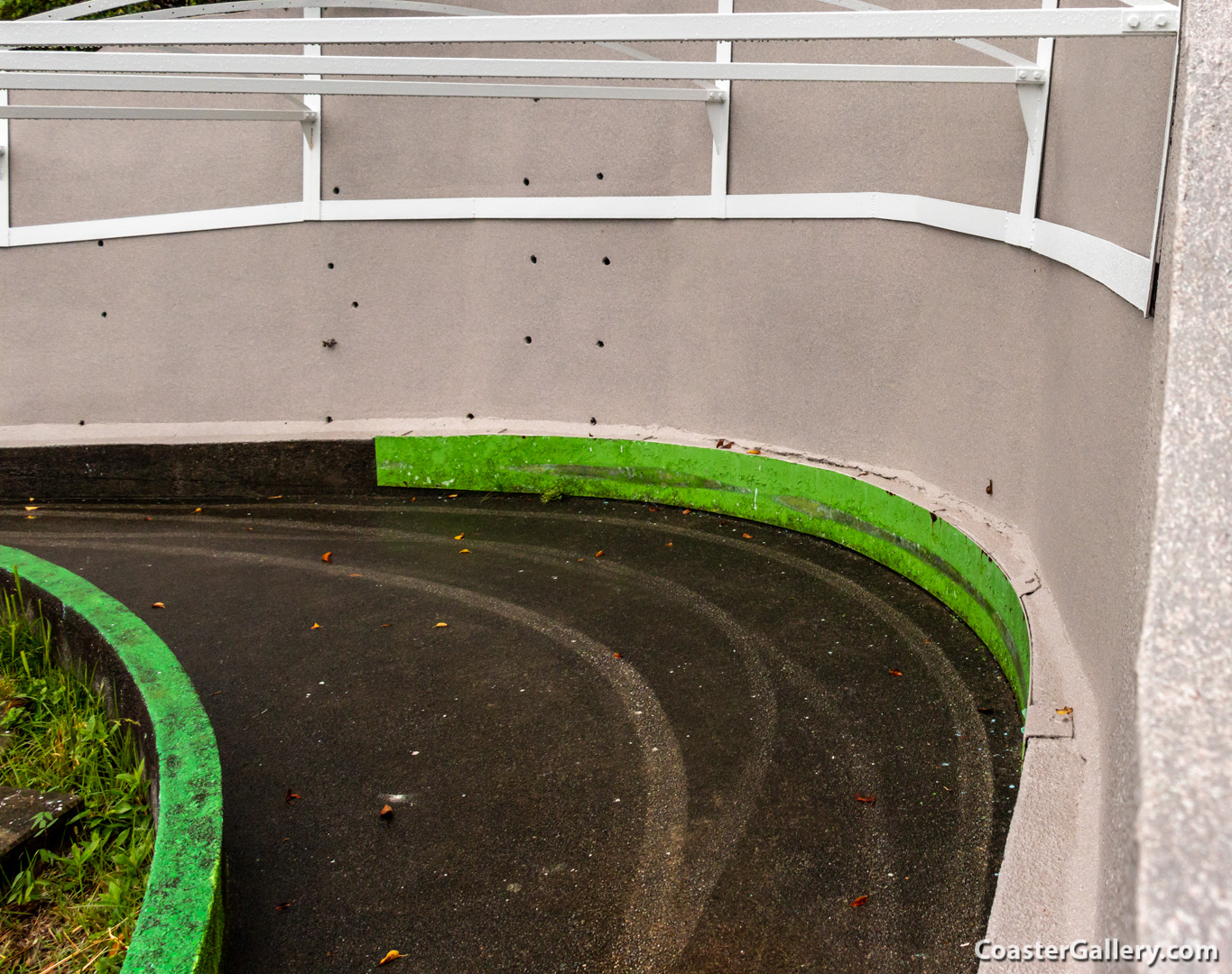 Slope Shooter roller coaster at the Higashiyama Zoo and Botanical Gardens