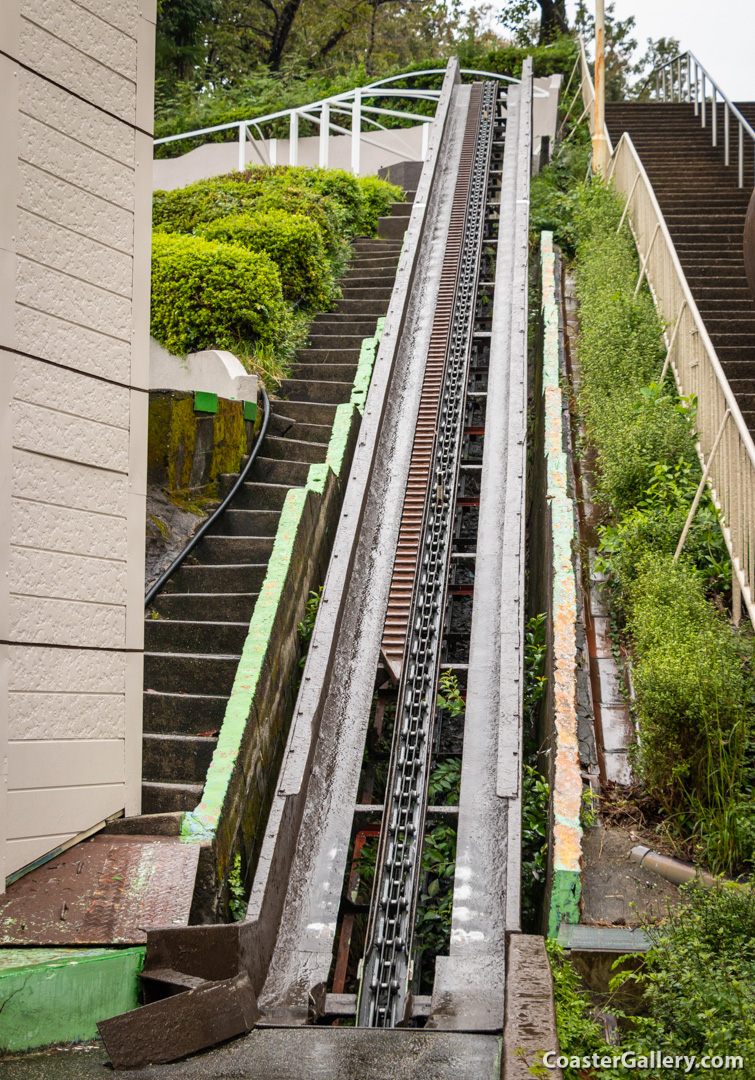 Slope Shooter roller coaster at the Higashiyama Zoo and Botanical Gardens