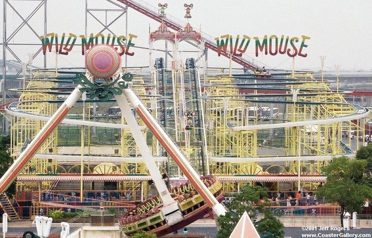 Pictures of the side by side Wild Mouse roller coasters at Nagashima Spaland in Japan